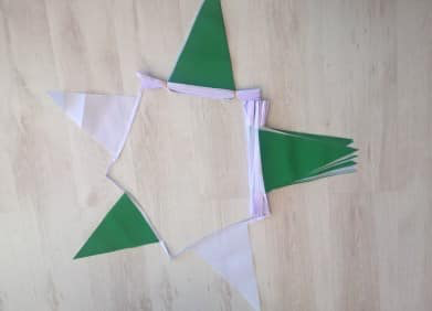 Green/White Triangle Bunting - 20 metres